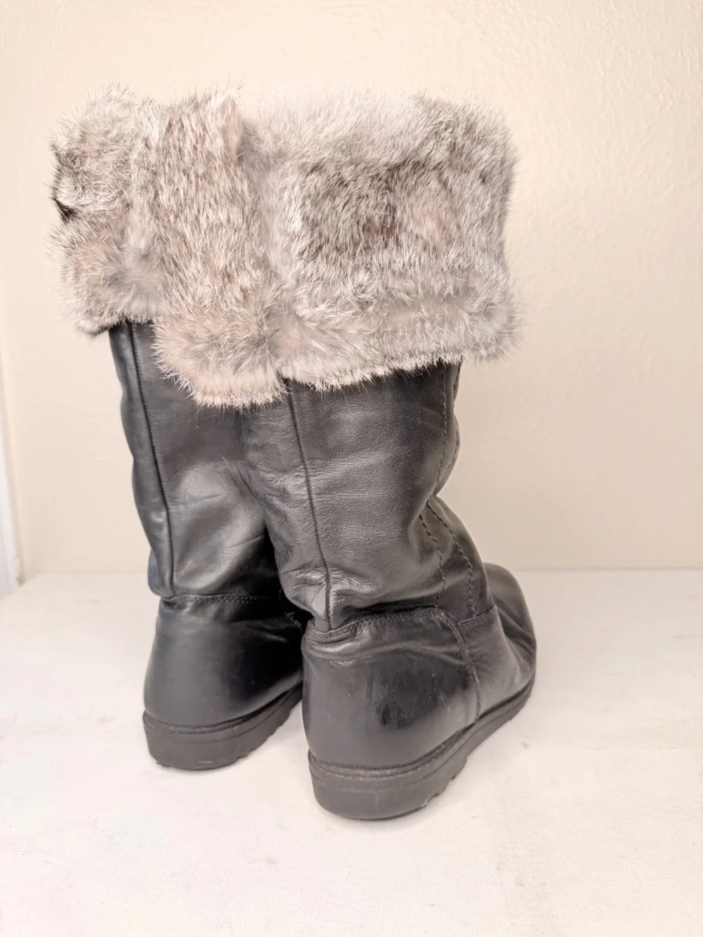 Bastien black leather boot gray fur trim